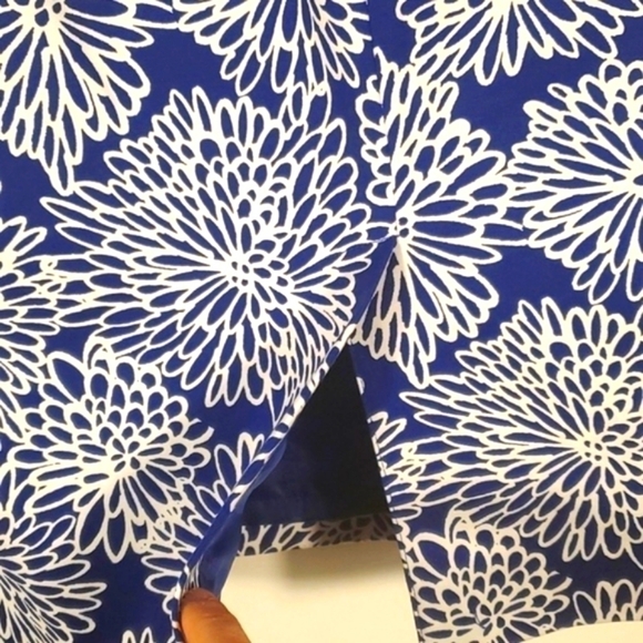 Liz Claiborne Blue Floral A Line skirt Size 14 - Picture 10 of 13